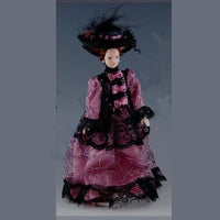 Porcelænsdukke, dame i pink/sort