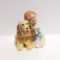 Pige med hund, resin
