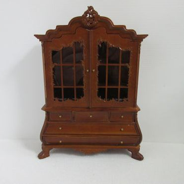 Rococo cabinet, valnød æte glas, stuer = 1:144