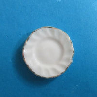 Tallerken m/ guldkant, hvid porcelæn
