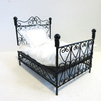 Seng sort metal m/ dyne og pude i 100% silke