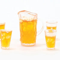 Is the kande + 4 glas , plastik