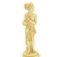 Statue " Lady Shy"
