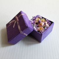 Gave-blomst lilla m/ papir-roser