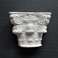 Appliques, gips H: 2,5 cm B: 3 cm