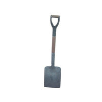 Spade m/ træskaft