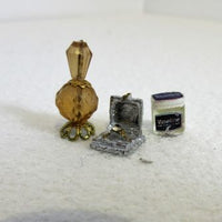 Ring m/sten i ,,sølvskrin"+ parfume, vaseline
