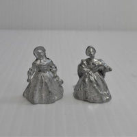 Figurer 2 damer metal