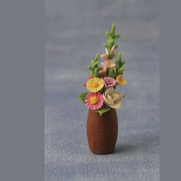 Blomster i keramikvase