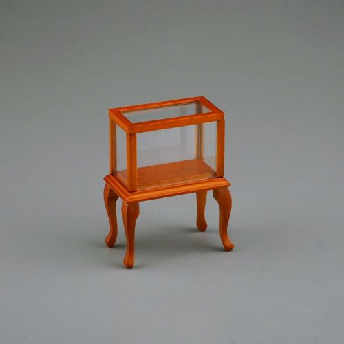 Glas cabinet, valnød, reutters