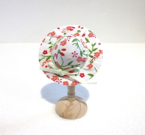 Sommerhat m/ blomster og silkefor
