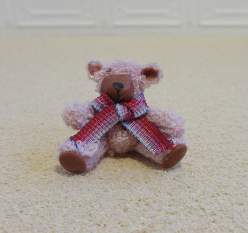 Siddende bamse, rosa