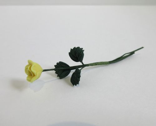 Gul rose m/blade, fimo