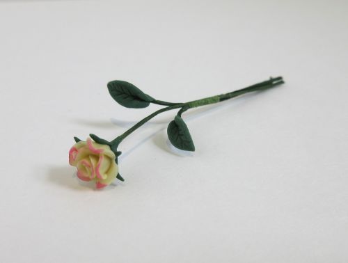 Aprikos rose m/ blade i fimo