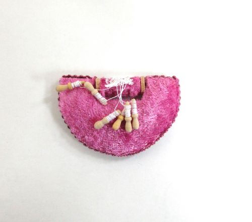 Kniplebræt håndlavet + hånddrejet rosa / m/rosa bånd