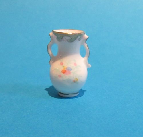 Vase, bespaq håndmalet porcelæn ,, Bouquet "