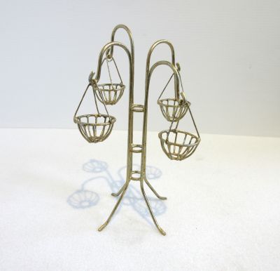 Planter med 4 kurve metal