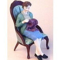 Olga resin dukke ( stol medfølger ikke)