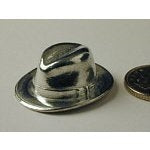 Herre-hat, metal